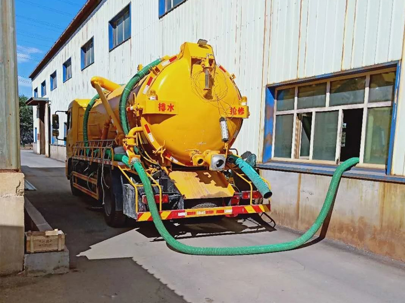 石湫厂区化粪池清理